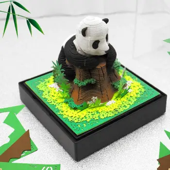 Omoshiroi Block 3D Бележник 2024 Календар Със Светлината 3D Гигантска Панда Художествена Модел За Рязане на Хартия Календар Бележник За водене на Записки Декор на Масата
