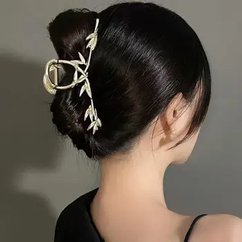 Елегантните геометрични Аксесоари за коса Женски кръст-раци, Метална звезда, лък, нокът за коса, с неправилна форма, целящ да им покаже стил